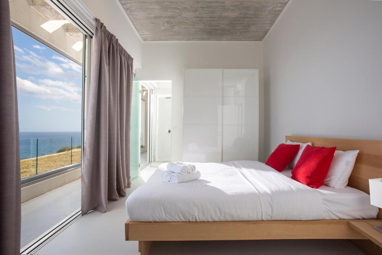 Kuro Beach House - Oceanfront Luxury & 25M Pool Achlia Екстериор снимка