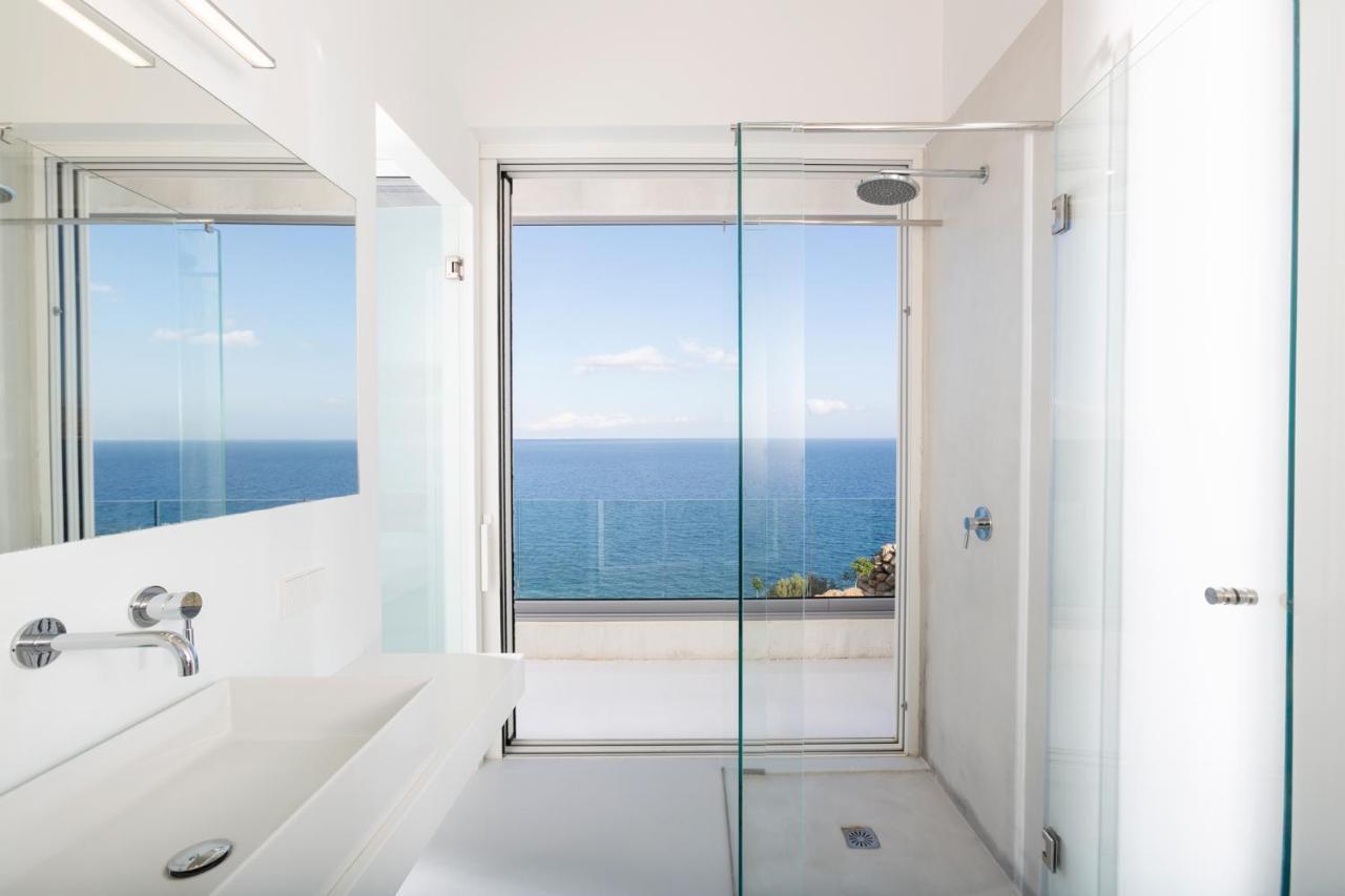 Kuro Beach House - Oceanfront Luxury & 25M Pool Achlia Екстериор снимка